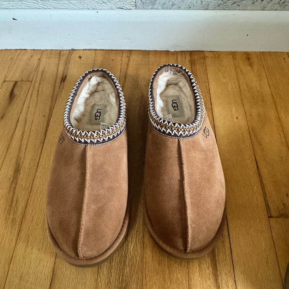 Ugg Tasman Slipper NEW without box Size Men’s 9/Women’s 11.